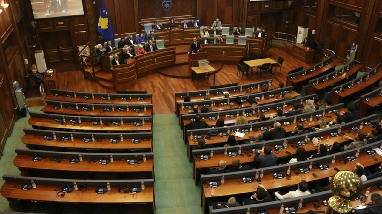 Kosova'da cumhurbaşkanı seçilemedi: Yeniden sandığa gidiliyor!