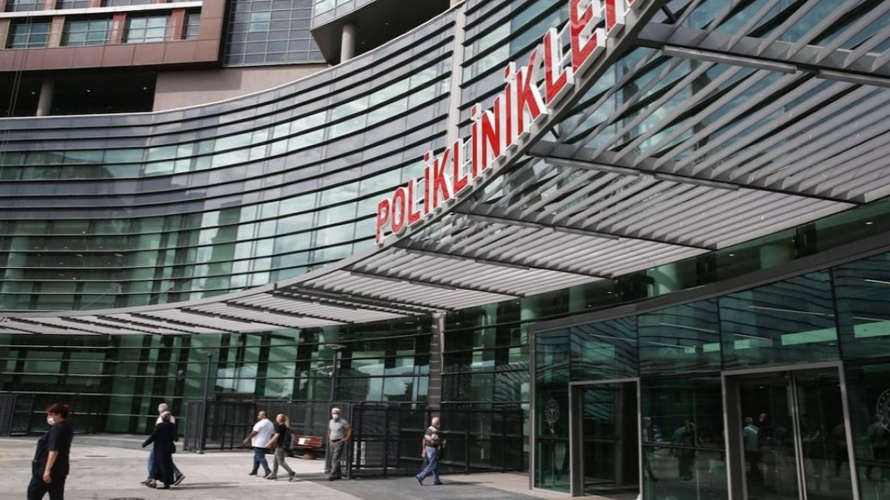 1 Mayıs'ta hastane ve eczaneler açık olacak mı?