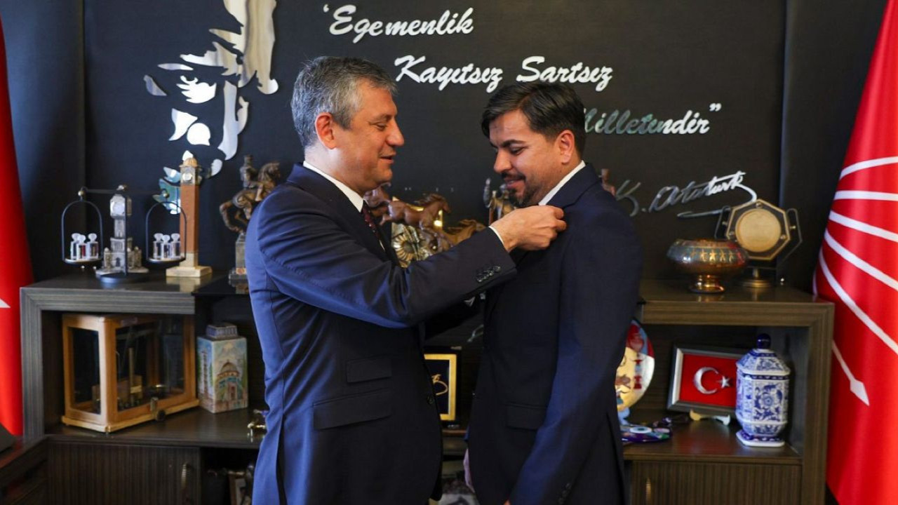 CHP'de rozet krizi! Özel takmıştı: Üyelik süreci durduruldu