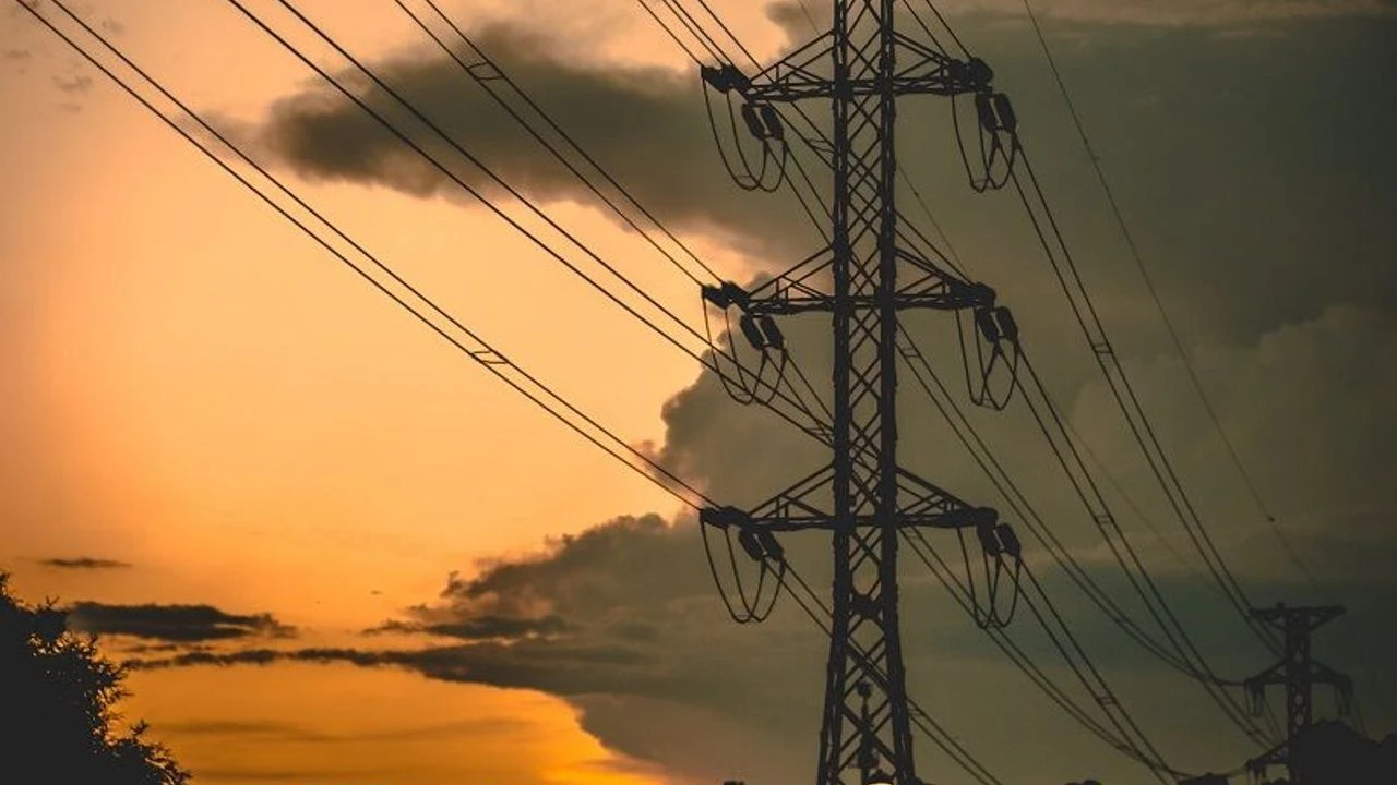 Yarın karanlığa hazır olun: Elektrik kesintisi saatler sürecek