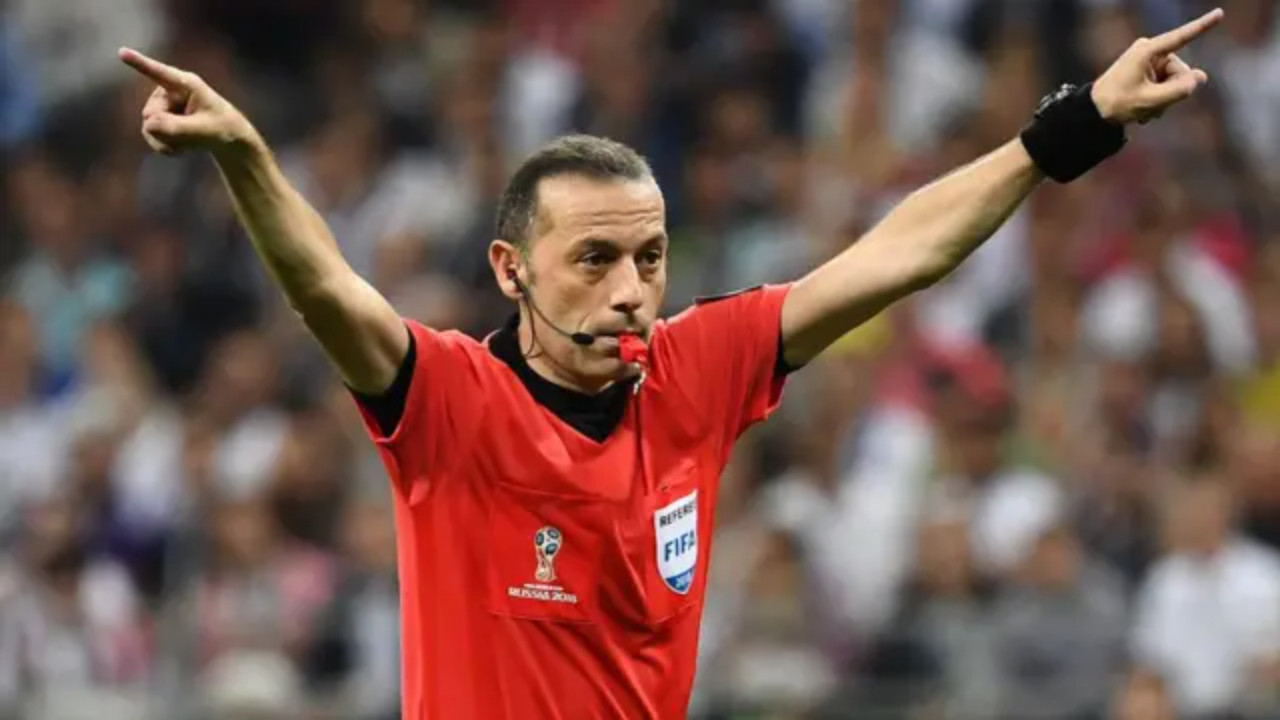 Eski hakemden gururlandıran haber! Cüneyt Çakır Dünya Kupası'na geri dönüyor...