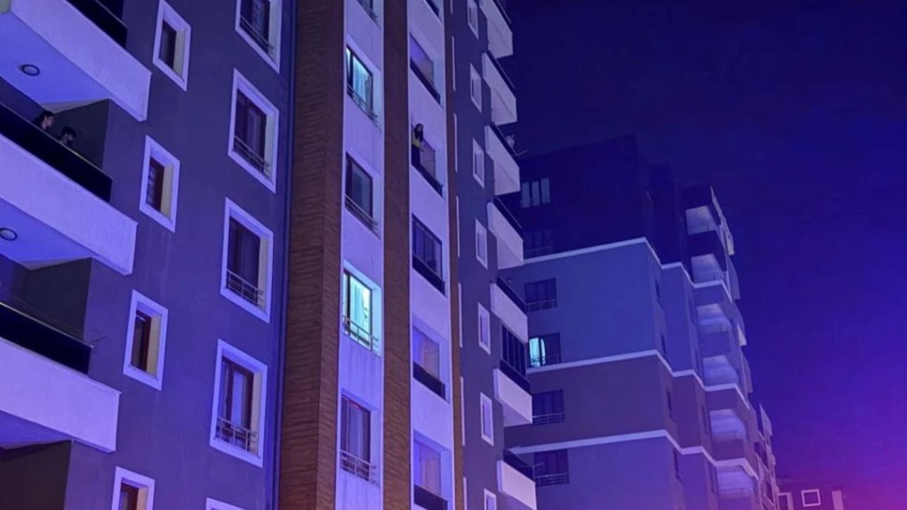Kayseri'de nefes kesen kurtarma! Komiser alt balkondan ikna etti