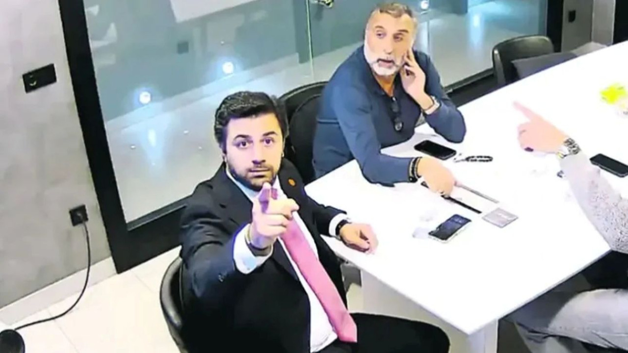 Kapalıçarşı’da "sahte MİT’çi" dehşeti: Çakarlı konvoyla milyonluk vurgun!