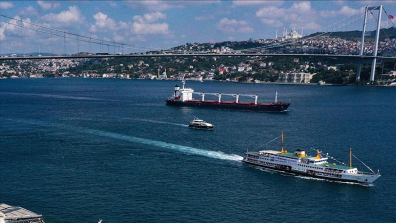 İstanbul Boğazı'nda gemi trafiği çift yönlü kapatıldı