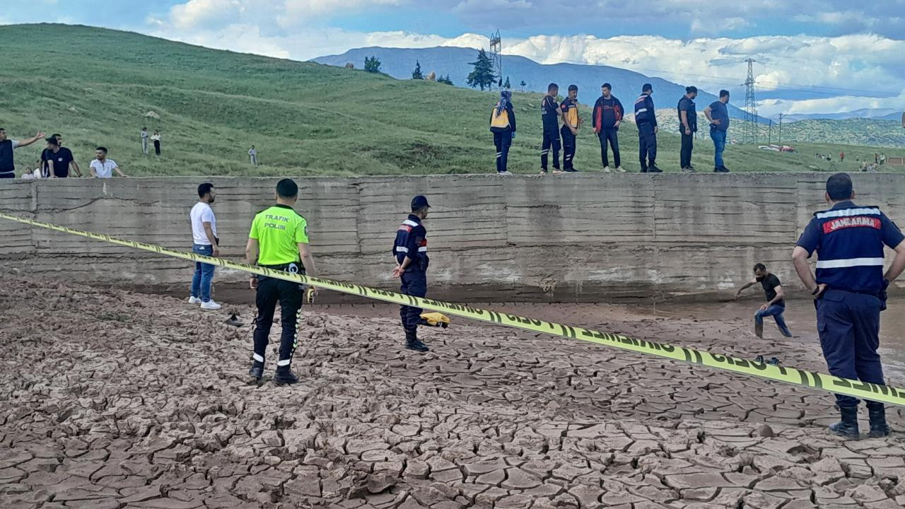 Adıyaman'da gölete giren iki çocuktan kahreden haber