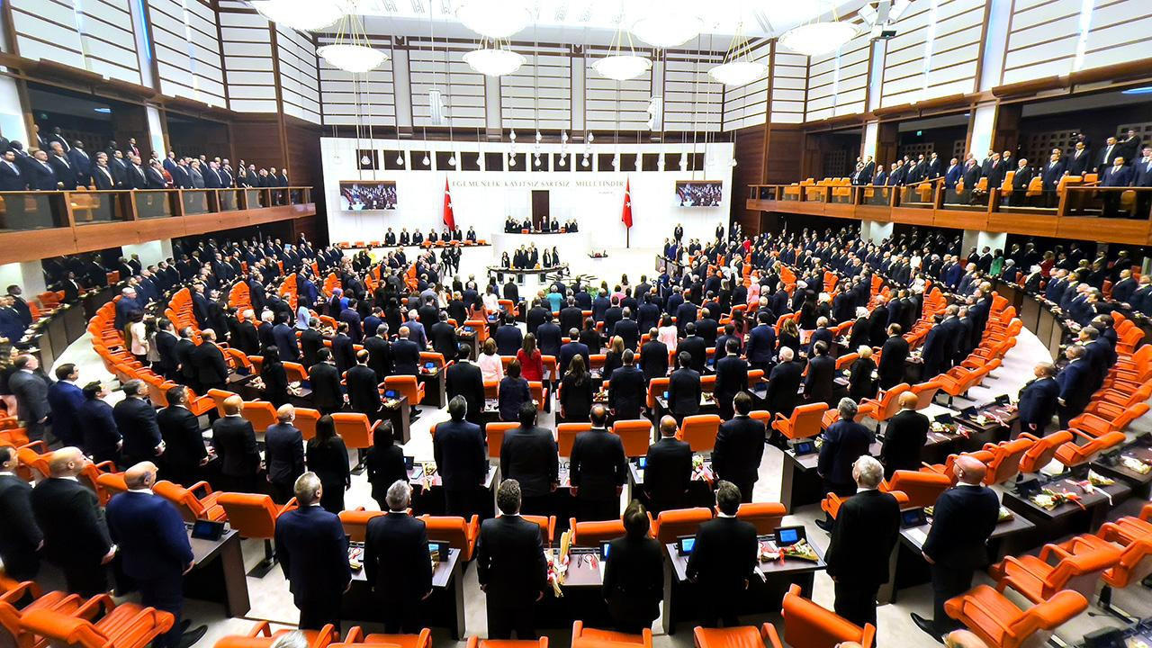 TBMM'deki rapordan şok veriler! Anne babalar dikkat... 13 yaşında çocuklar estetik ameliyat istiyor!