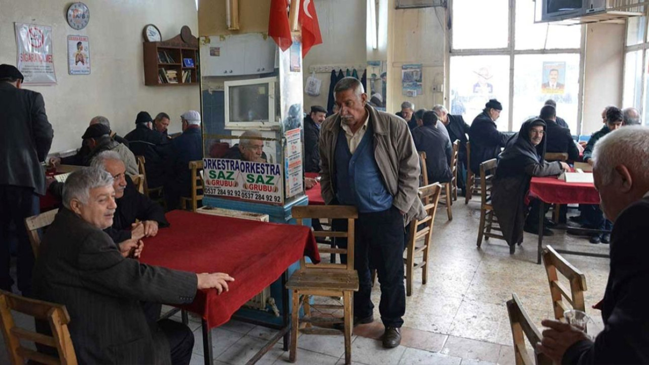 Yargıtay'dan emsal karar! Kahvehaneye gidip evini ihmal eden koca ağır kusurlu sayıldı