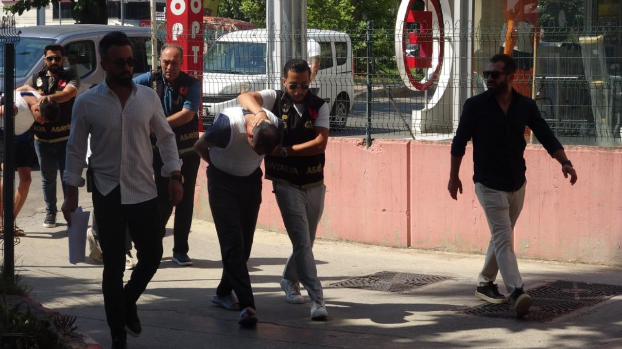 Otomobilde seyir halindeyken silahlı saldırıya uğramıştı: Katil zanlısı peruk takıp tabancayı denize atmış