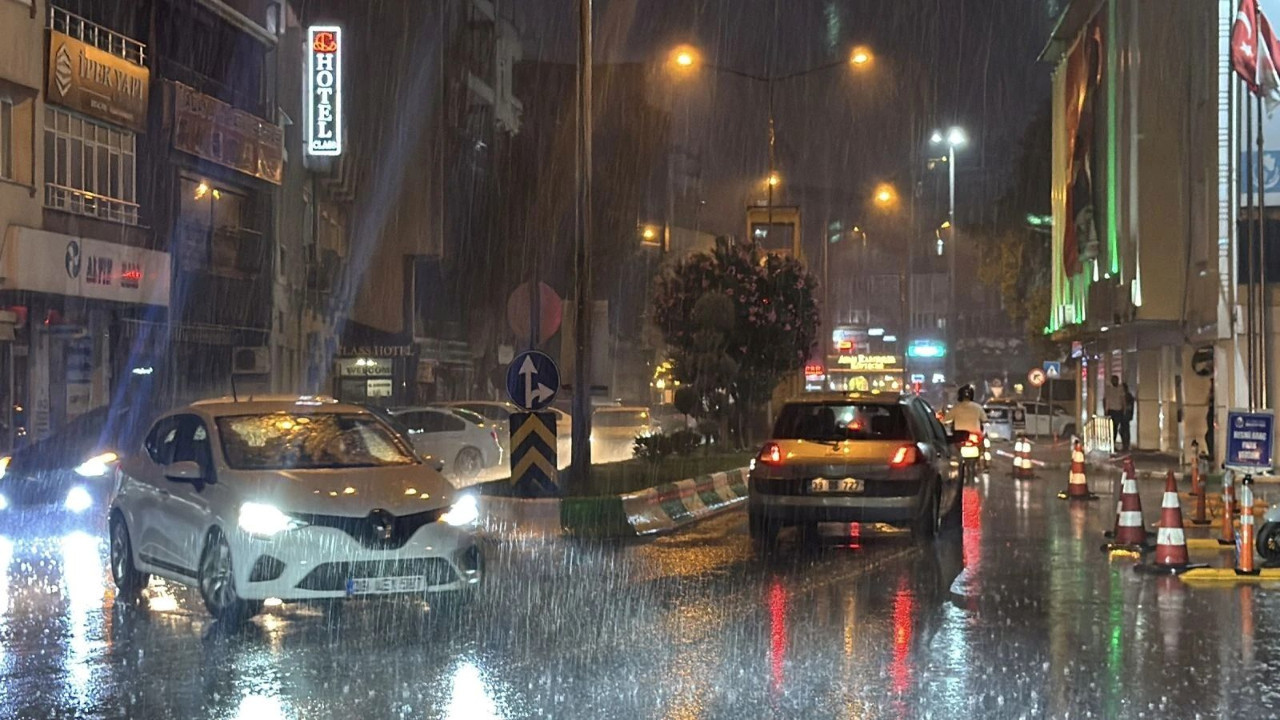 Kandilli ve Meteoroloji aynı anda uyardı: 14 il ve Marmara için sarı kodlu sağanak alarmı!