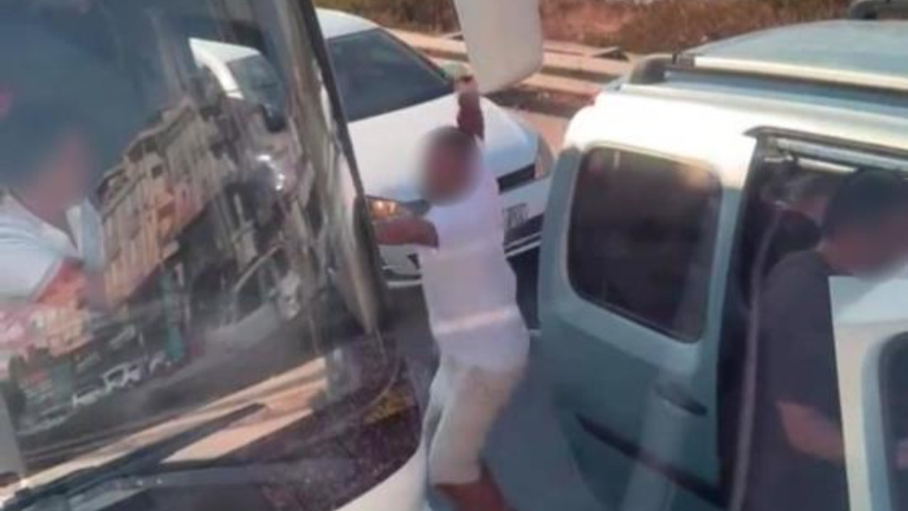 Antalya’da yol verme kavgası: Servis şoförüne yumruklarla saldırdı, cezası ağır oldu