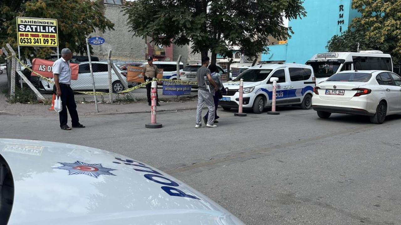 Konya’da sokak ortasında bıçaklı saldırı! Husumetlisini yaralayıp kaçtı