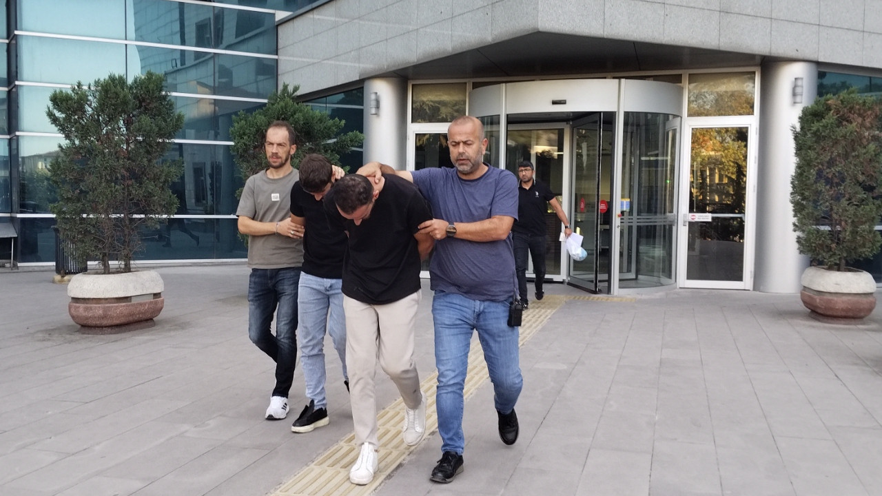 “Adınız dolandırıcılığa karıştı” dediler! 71 yaşındaki kadının 1,5 milyon liralık altınını aldılar