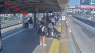İstanbul'da metrobüs durağında bıçaklı saldırı
