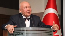 Övgün Ahmet Ercan beyin kanaması geçirdi