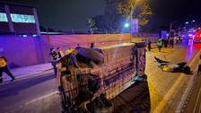 Kaldırıma çarpan araçta can pazarı: 1 kişi hayatını kaybetti