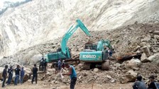 Endonezya’da taş ocağı faciası: 14 ölü, 6 kişi hala enkaz altında