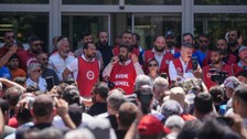 İzmir'de grev sandığa taşındı: Belediyenin zam teklifi işçilerin oylamasına sunulacak!