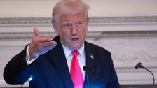 Trump'tan şok karar! 12 ülkeye ABD kapıları kapandı