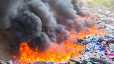 Mangal sonrası çevre felaketi! Plastik atıklar toprağı ve suyu zehirliyor