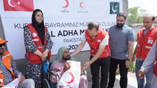 Türk Kızılay’dan Pakistan’a kardeşlik eli: 300 aileye kurban eti yardımı yapıldı