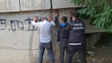 Adana’da uyuşturucuya geçit yok: 45 zanlı kıskıvrak yakalandı!
