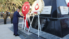 Cumhurbaşkanı Erdoğan KKTC’de Atatürk Anıtı’na çelenk bıraktı