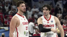 CANLI İZLE: 12 Dev Adam Çeyrek final yolunda: Türkiye – İsveç EuroBasket maçı başladı!
