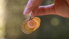 Dolar vurdu, altın düştü! 27 Ekim 2025 Pazartesi gram ve çeyrek altın fiyatları ne kadar oldu?