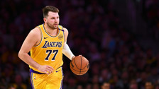 NBA Kupası'nda Los Angeles derbisi nefes kesti: Lakers, Doncic'in destansı performansıyla Clippers'ı devirdi