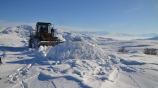 289 yerleşim birimine ulaşım kesildi: Kar ve tipi yolları yuttu