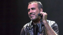 Haluk Levent sahnede fenalaştı! "Özür dilerim..." diyerek konseri yarıda kesti