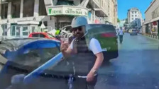 Beyoğlu'nda yol verme kavgası: "Boksörüm, çeneni kırarım"