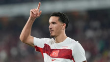 Galatasaray'ın yeni golc&uuml;s&uuml; İstanbul'a geldi! Deniz G&uuml;l'den ilk a&ccedil;ıklama