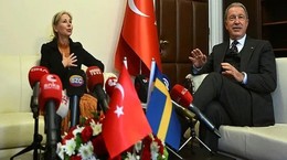 Hulusi Akar İsveç Büyükelçisini Kabul Etti