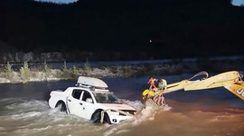 Baraj kapağı açıldı mahsur kaldı