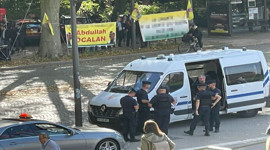 Avrupa'nın göbeğinde skandal: Öcalan pankartı açıp gösteri yaptılar