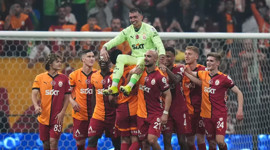 Muslera sonrası kaleye dev isim geliyor!