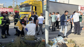 Kocaeli’de feci kaza! İşçi servisi ile tır çarpıştı