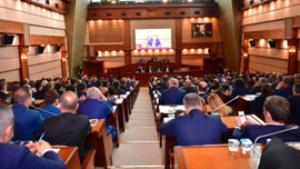 İBB Meclisinde ortalık karıştı! Oturuma ara verildi