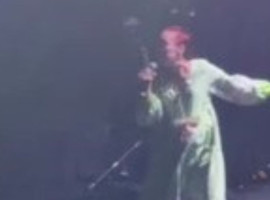 Leman Sam’dan Yalova’daki konserinde tuvalet tepkisi