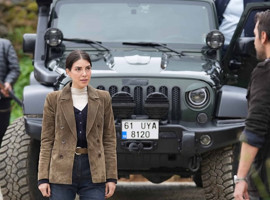 Taşacak Bu Deniz 8. bölümde Eleni’nin Esmenin kızı olduğu öğrenilecek mi?