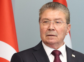 KKTC Başbakanı Üstel'den Güney Kıbrıs'a Fransız askeri konuşlandırılması açıklamasına tepki