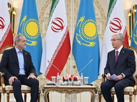 Kazakistan'dan İran'a can suyu: 30 vagonluk dev yardım treni sınıra ulaştı!