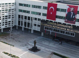 Antalya Büyükşehir Belediyesi'nde rüşvet depremi! Paraları berberi saklamış...