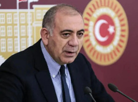 CHP İstanbul'da 7 ilçe başkanı ve yönetimi görevden alındı