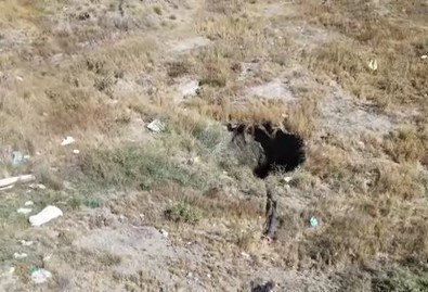 Balıkesir’deki depremden sonra Eskişehir’de obruk ortaya çıktı! 5-6 metre derinliğinde - Resim : 1