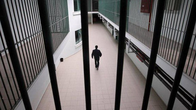 Öz kızına tecavüz eden babaya 45 yıl hapis