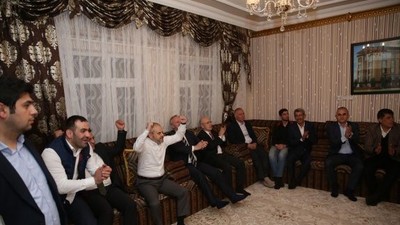 Bakan Kılıç, Taha Akgül'ü tebrik etti