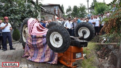 Samsun'da traktör devrildi: 1 ölü, 1 yaralı