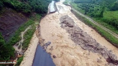 Düzce'de sağanak: Dereler taştı yollar göle döndü